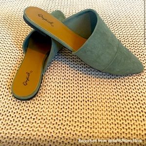 Green Flats- Size 9